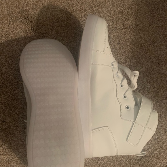 WHITE LIGHT UP SNEAKERS, Size 41 Female 9.5 - 10, NWOT. - Picture 2 of 7